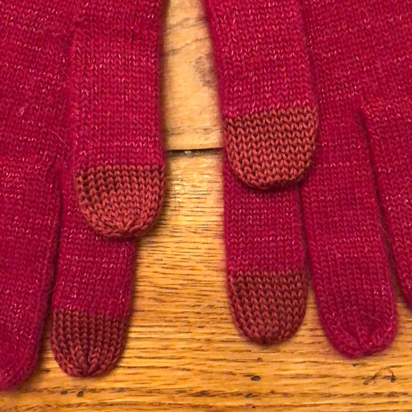 COACH Ocelot Touch GLOVES - Picture 8 of 8